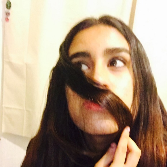 Meet your Posher, Andrea - Picture 1 of 1